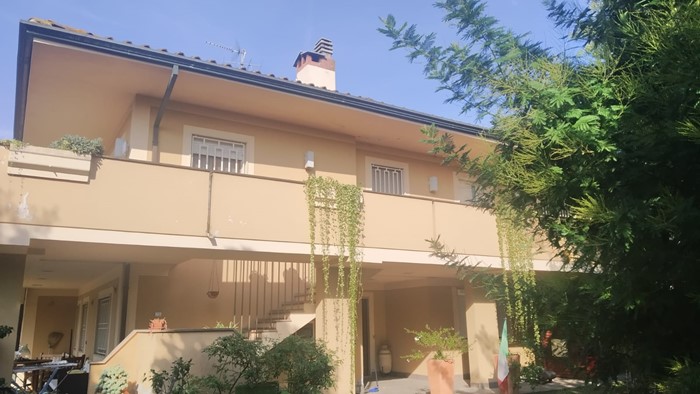 Villa con 2 appartamenti in vendita a Capannori — foto 1
