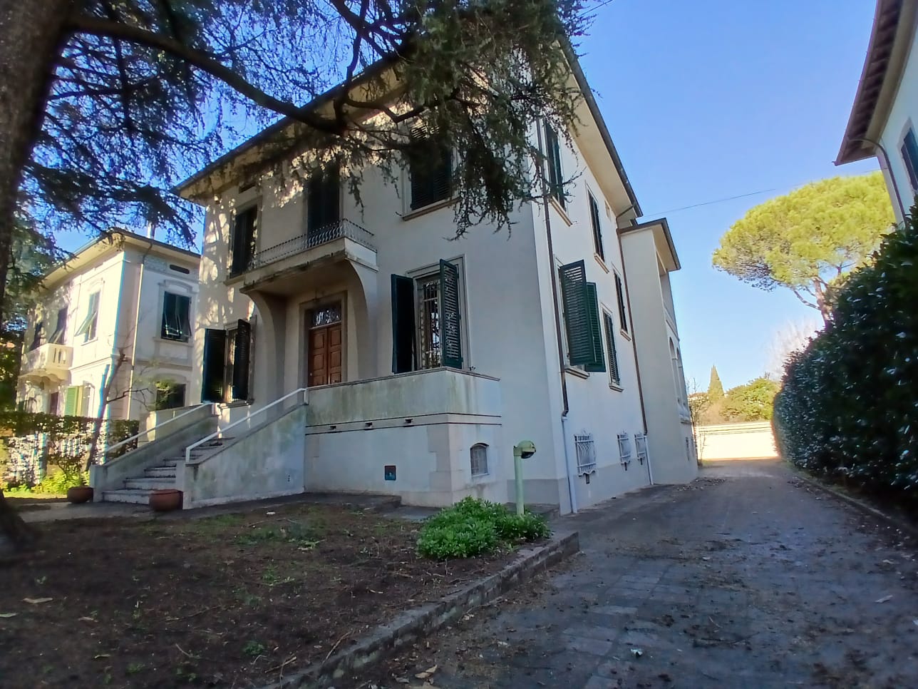 Vendita VILLA a LUCCA in ESCLUSIVA